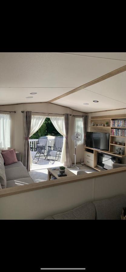 딤처치 Meadows 3 New Beach Holiday Park 아파트 외부 사진